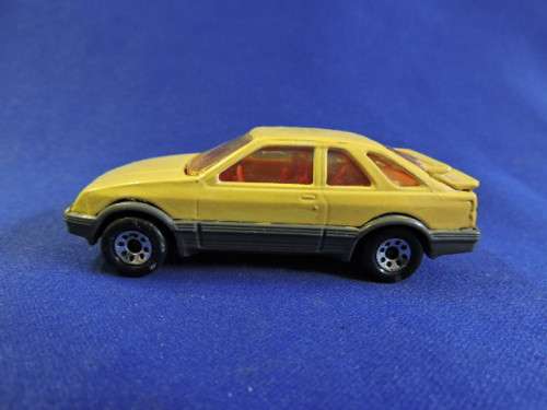 Matchbox  FORD SIERRA     ( Yellow )  Loose model