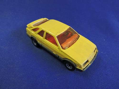 Matchbox  FORD SIERRA     ( Yellow )  Loose model