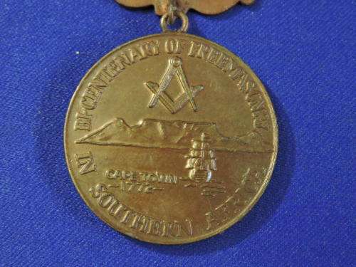 MASONIC MEDAL JEWEL  Bi Centenary of Freemasonry in Southern Africa Cape Town Table Mountain