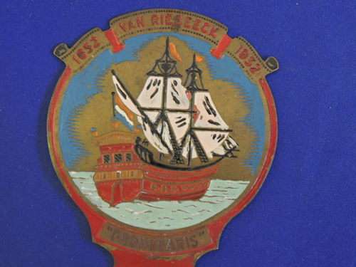 Copper 1652 Van Riebeeck 1952 DROMEDARIS  Car badge  like  AA Badge