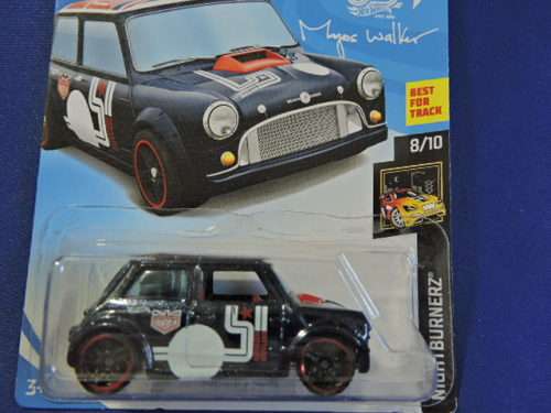 Hot Wheels MORRIS MINI ( 8/10 NIGHTBURNERZ ) Long Card    # MINI MANIA #
