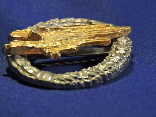 WW2 German Armed Forces Parachutist Badge.