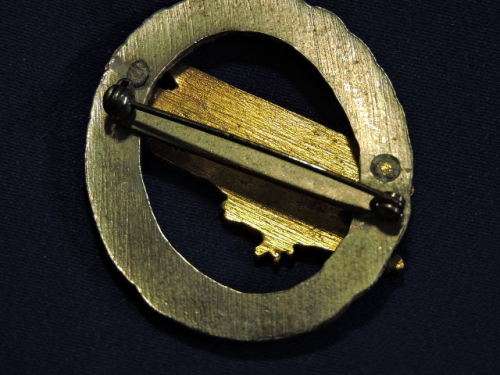 WW2 German Armed Forces Parachutist Badge.