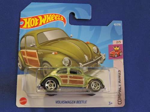 Hot Wheels Volkswagen VW Beetle ( Green with wood panel - Compact Kings ) Short Card