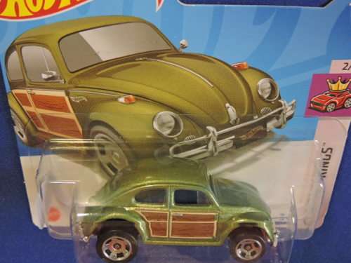 Hot Wheels Volkswagen VW Beetle ( Green with wood panel - Compact Kings ) Short Card