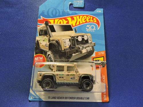 Hot Wheels Land Rover Defender Double Cab ( Beige # 822 ) Long Card  # BAKKIE BONANZA #......
