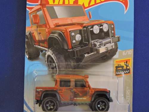 Hot Wheels Land Rover Defender Double Cab ( Bronze Camo )