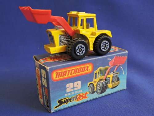 Matchbox Superfast 29 TRACTOR SHOVEL  Mint in Box  Like Hot Wheels