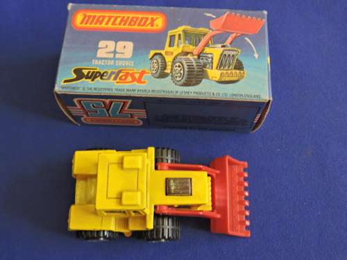 Matchbox Superfast 29 TRACTOR SHOVEL  Mint in Box  Like Hot Wheels