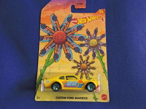 Hot Wheels FORD MAVERICK ( Yellow #22 )