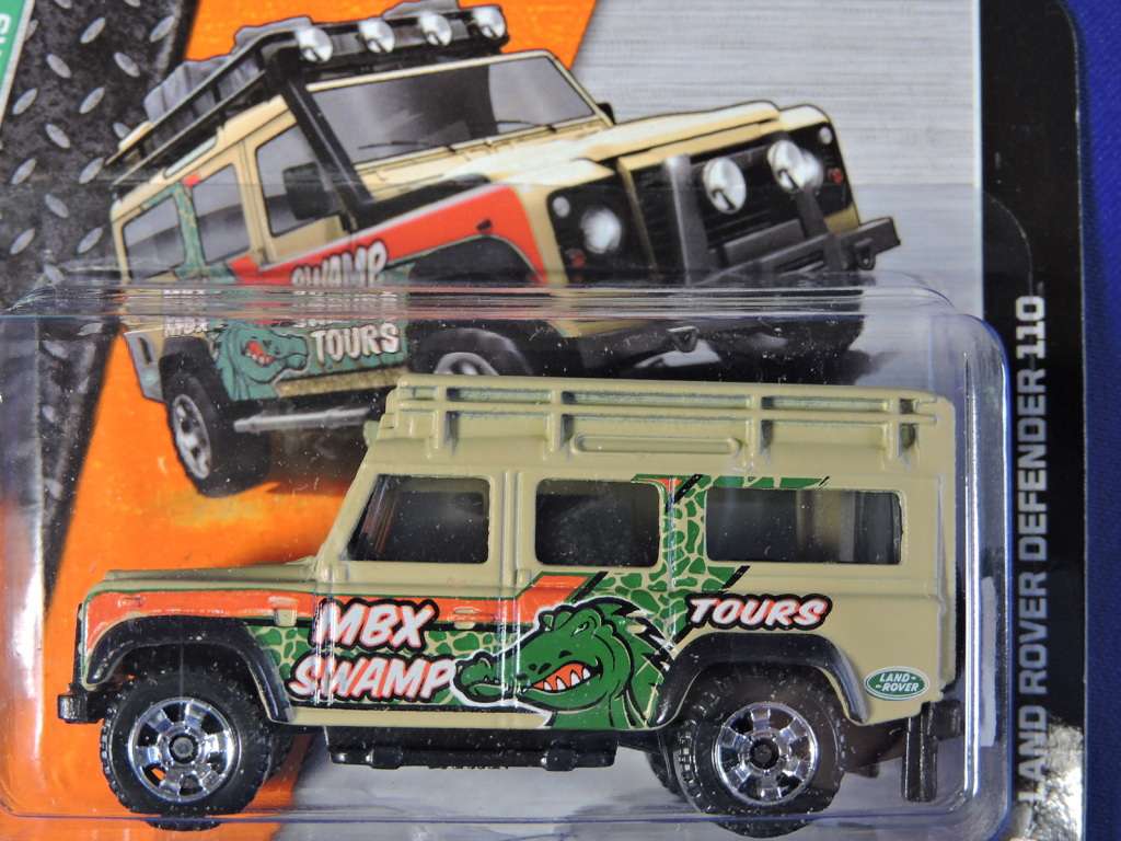 Matchbox Land Rover Defender 110  ( MBX Swamp )  Like Hot Wheels