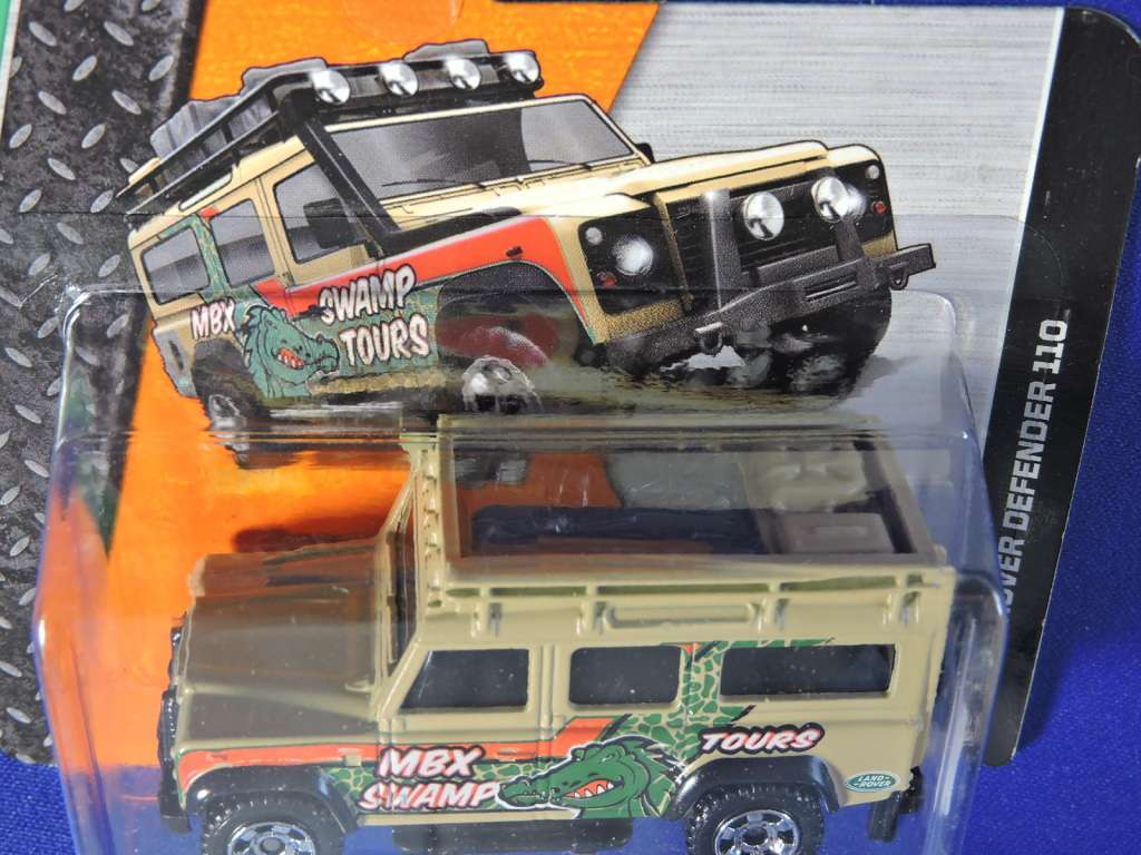 Matchbox Land Rover Defender 110  ( MBX Swamp )  Like Hot Wheels