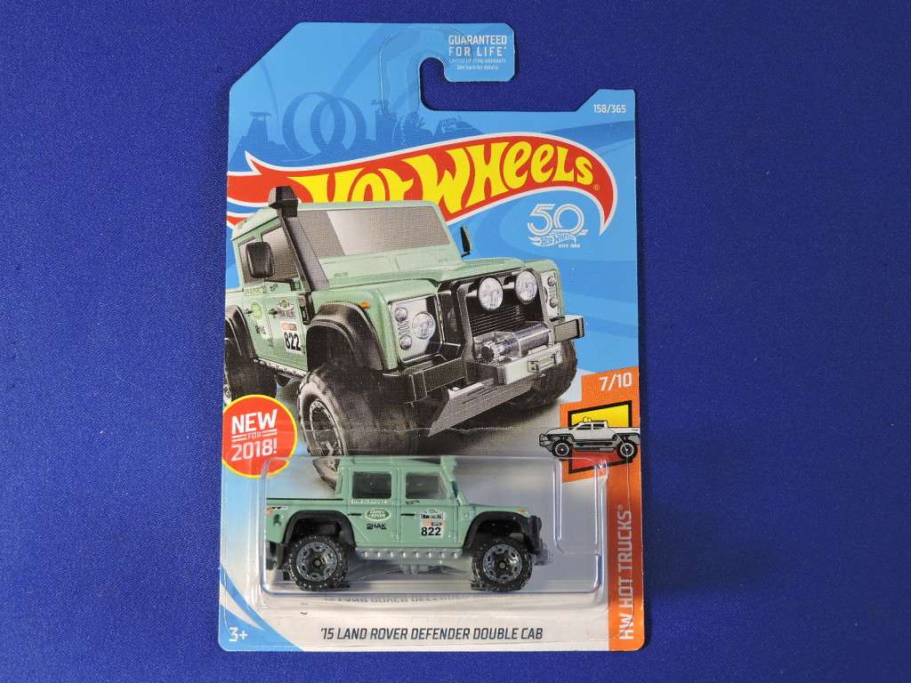 Hot Wheels Land Rover Defender Double Cab ( Teal #822 ) Long Card