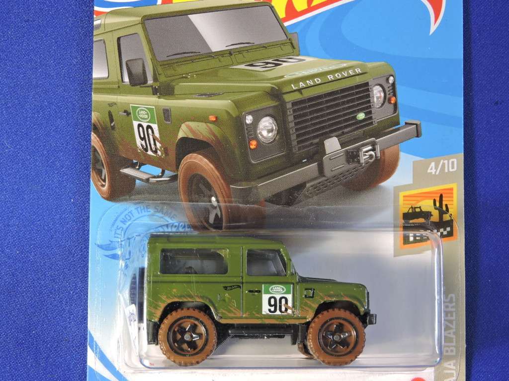 Hot Wheels Land Rover Defender 90 ( Green #90 ) Long Card