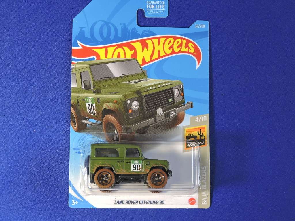 Hot Wheels Land Rover Defender 90 ( Green #90 ) Long Card