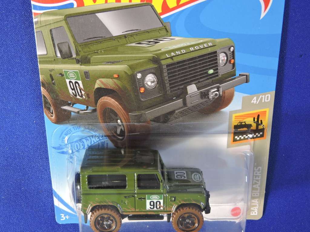 Hot Wheels Land Rover Defender 90 ( Green #90 ) Long Card