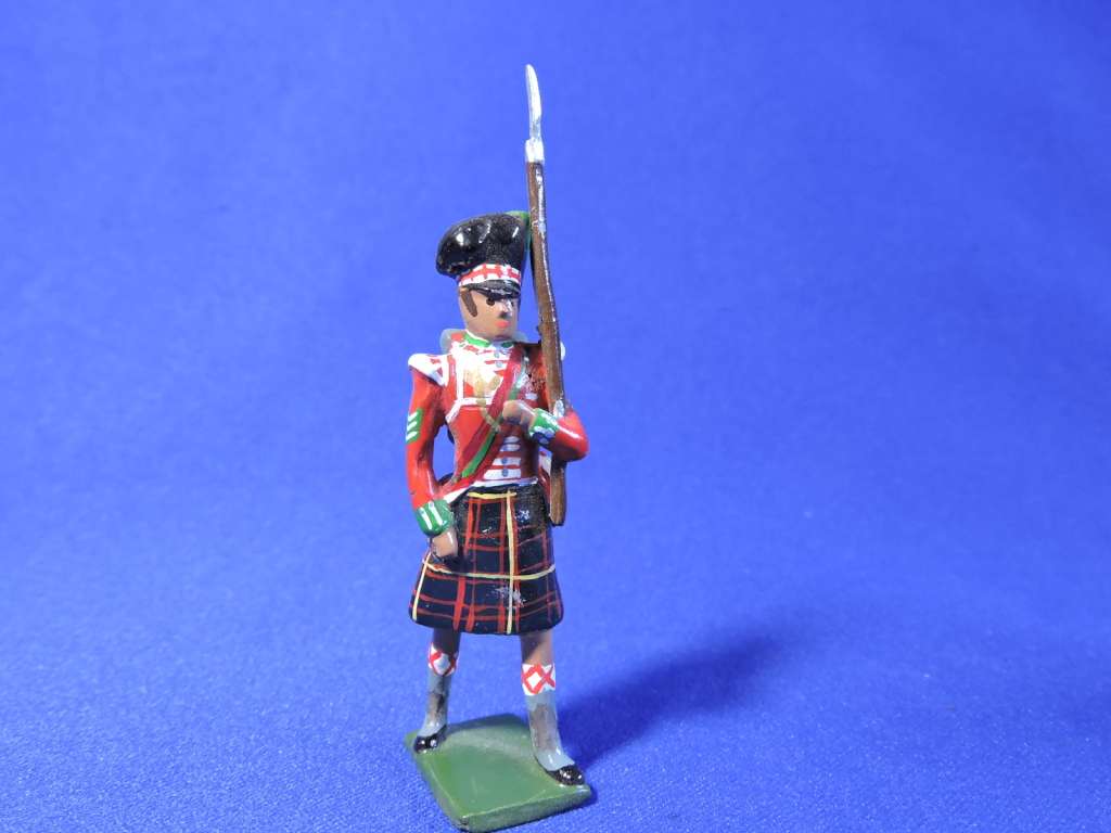 Scottish 79th regiment Military LEAD SOLDIERS  Two with rank.