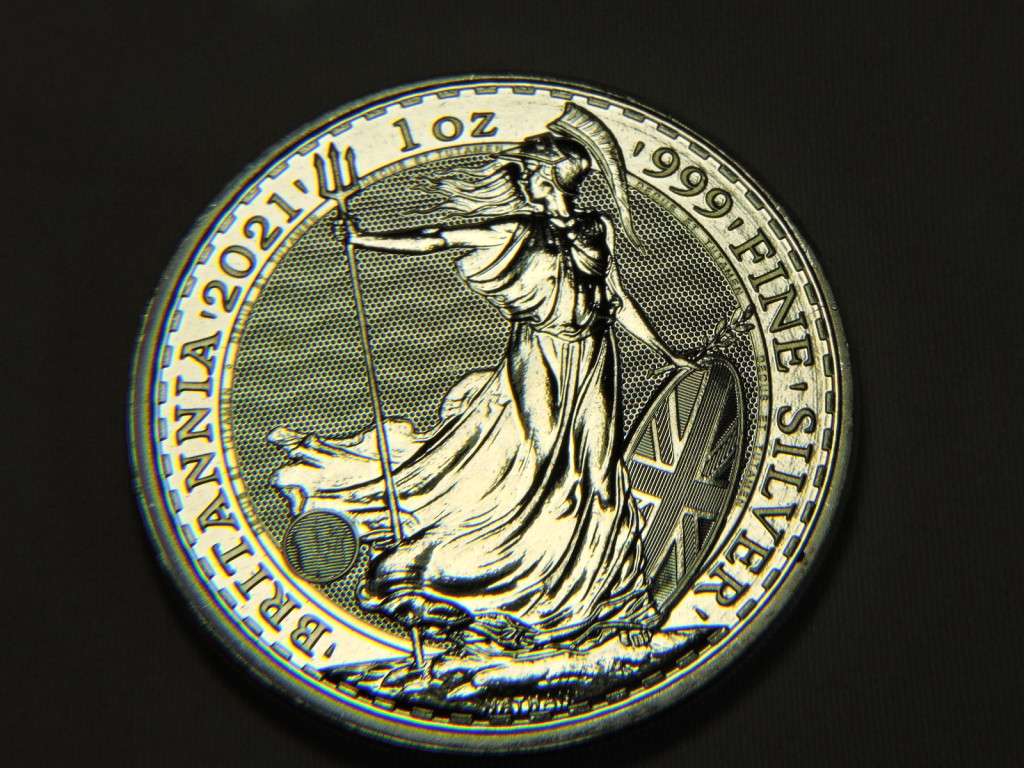 1 oz Fine Silver Coin .999 Britannia 2021  2 Pound Coin  Like silver Krugerrand.