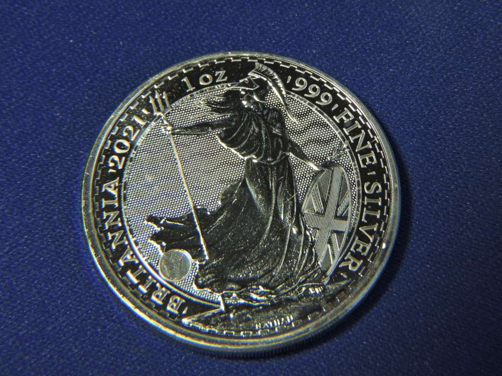 1 oz Fine Silver Coin .999 Britannia 2021  2 Pound Coin  Like silver Krugerrand.