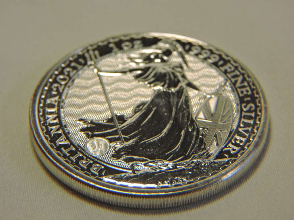 1 oz Fine Silver Coin .999 Britannia 2021  2 Pound Coin  Like silver Krugerrand.