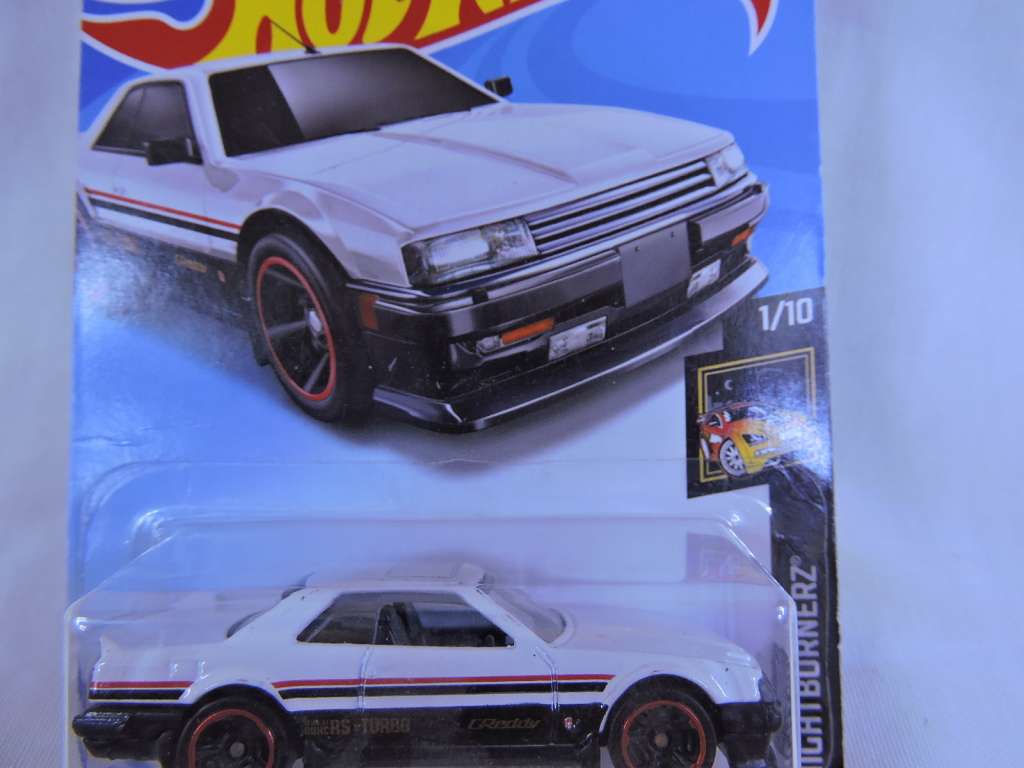 Hot Wheels NISSAN Skyline RS Turbo ( White ) Like Datsun