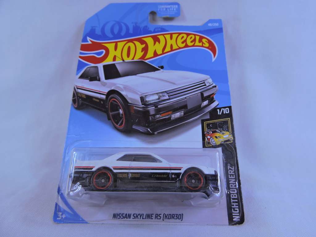 Hot Wheels NISSAN Skyline RS Turbo ( White ) Like Datsun