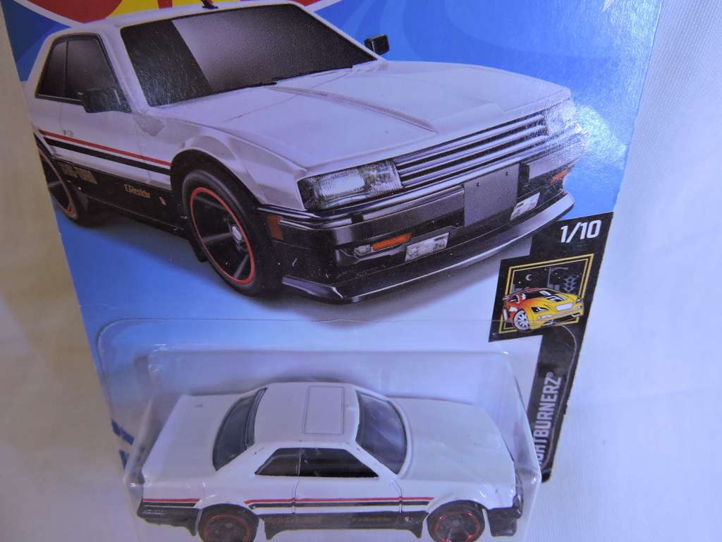 Hot Wheels NISSAN Skyline RS Turbo ( White ) Like Datsun