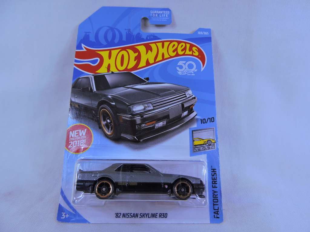 Hot Wheels NISSAN Skyline R30 Turbo ( Silver/Black two tone ) Like Datsun