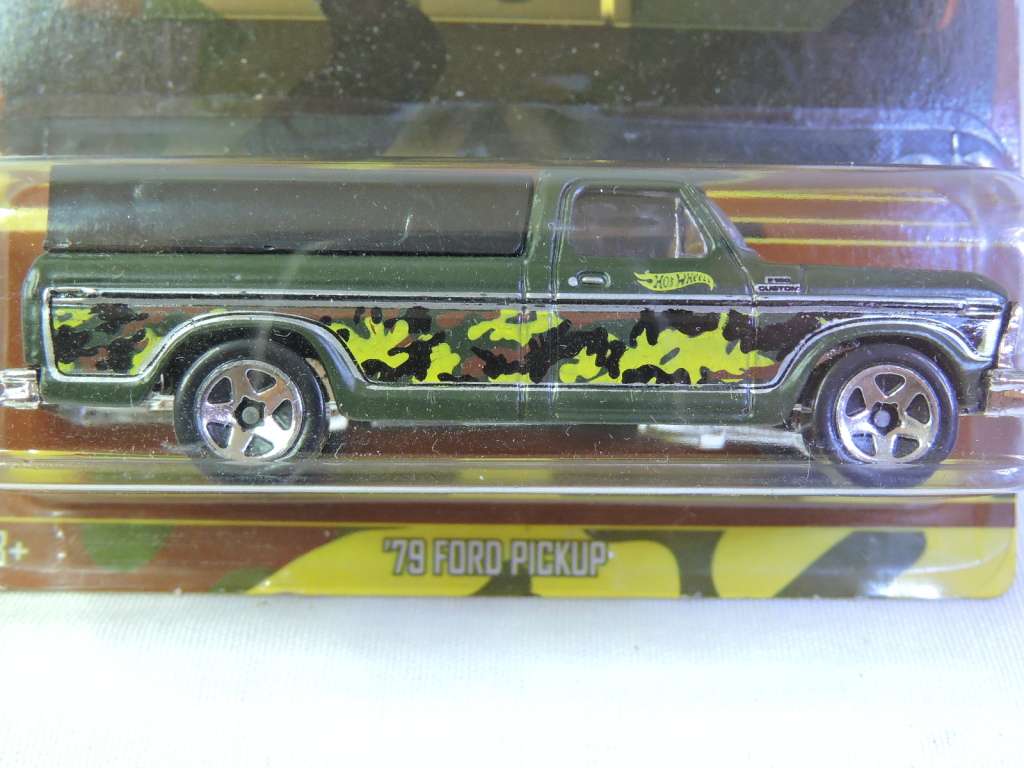Hot Wheels FORD 79 Ford F-150 Pickup Bakkie ( Green with Canopy )