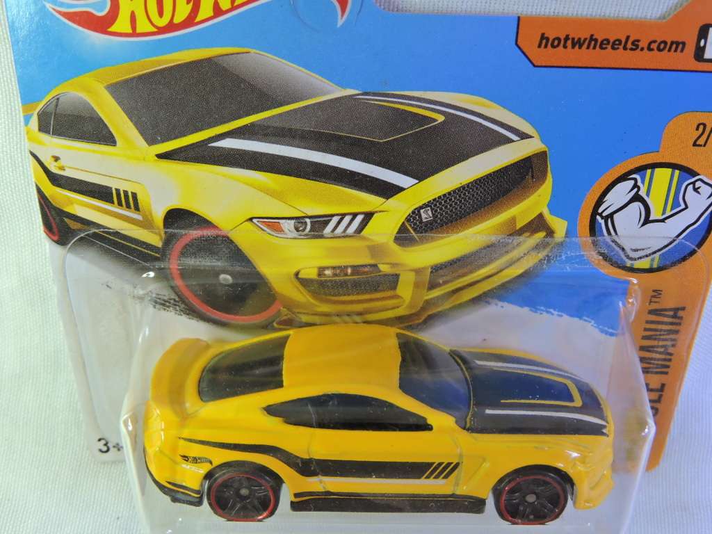 Hot Wheels FORD  Shelby GT 350 R ( Yellow )  Like Mustang