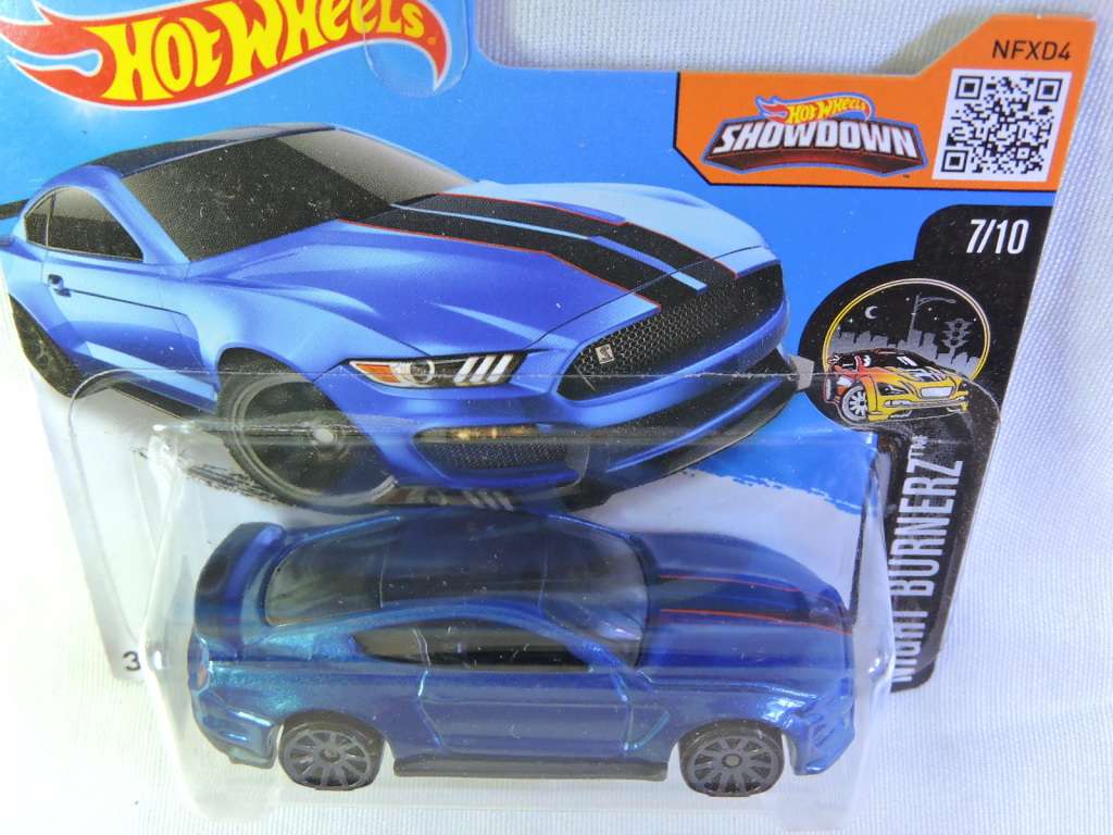 Hot Wheels FORD Shelby GT 350 R ( Blue )  Like Mustang