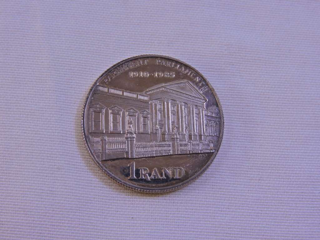 Proof 1985 R1 Silver Coin Parliament  in SA Mint box