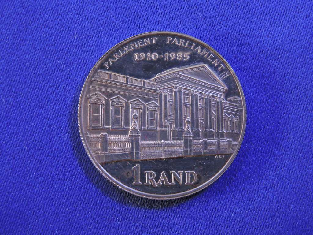 Proof 1985 R1 Silver Coin Parliament  in SA Mint box