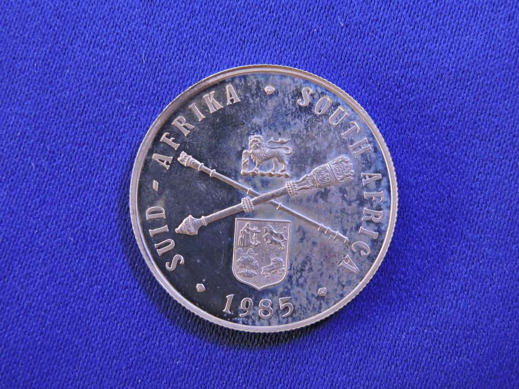 Proof 1985 R1 Silver Coin Parliament  in SA Mint box