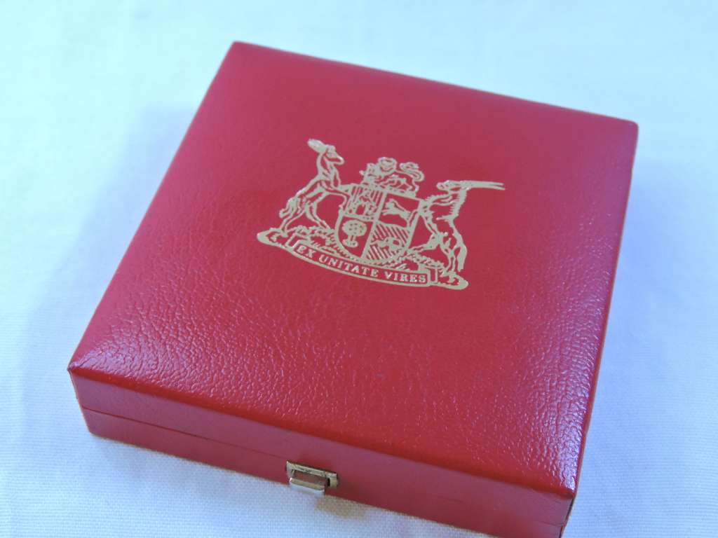 Proof 1985 R1 Silver Coin Parliament  in SA Mint box
