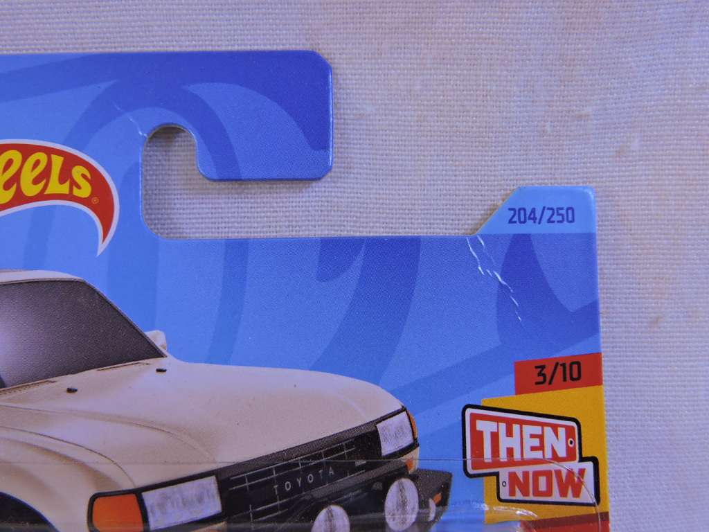 Hot Wheels TOYOTA Land Cruiser 80 ( White )