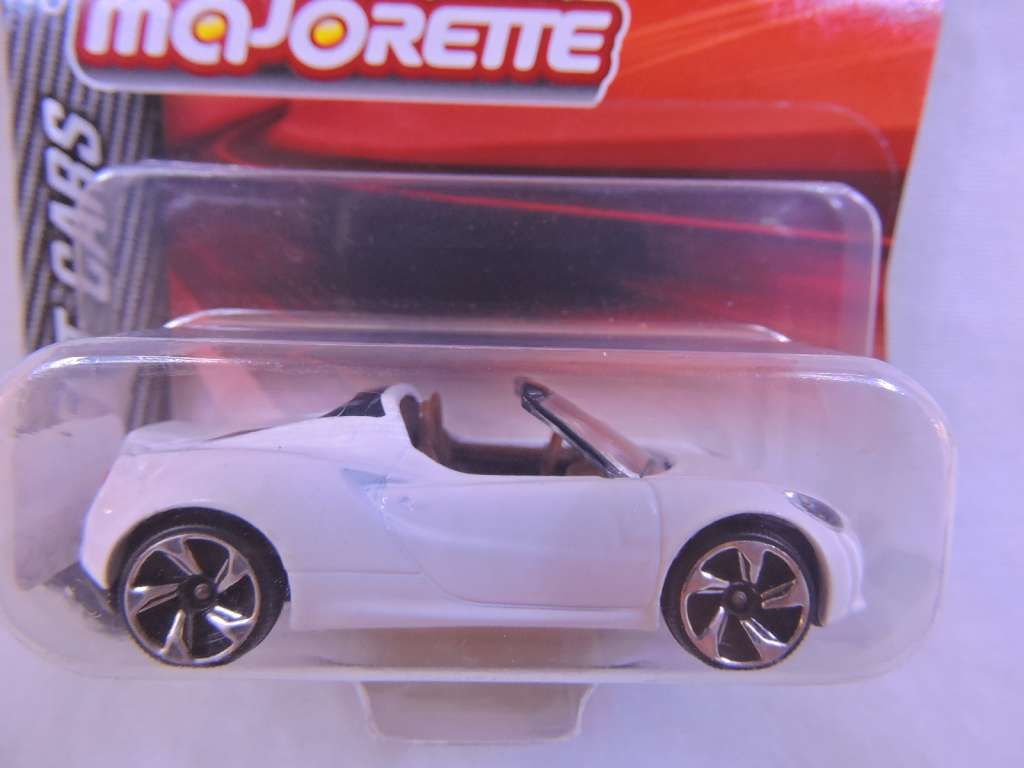Majorette Alfa Romeo 4C Cabriolet  ( White )  Like Hot Wheels