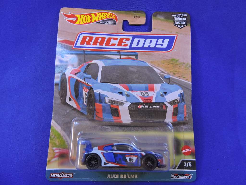 Hot Wheels Audi R8 LMS  ( Race Day ) Car Culture Premium
