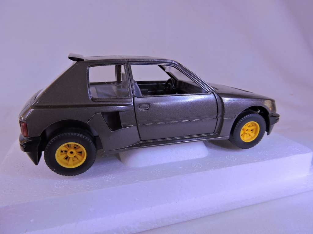 Bburago Peugeot 205 Turbo in Box ( Charcoal ) Rare Model