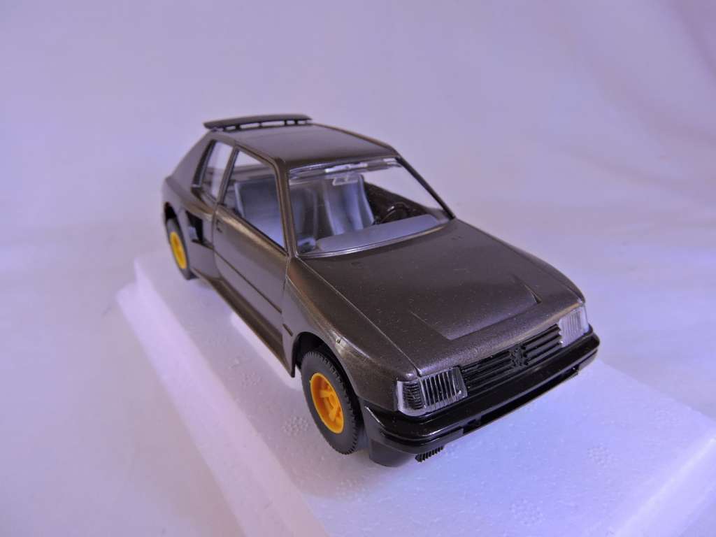 Bburago Peugeot 205 Turbo in Box ( Charcoal ) Rare Model