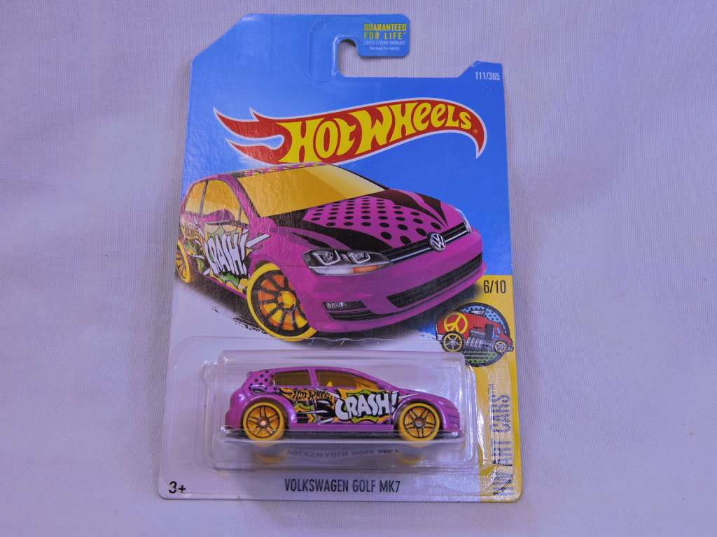 Hot Wheels Volkswagen VW Golf MK7 ( Pink ) Crash Long Card