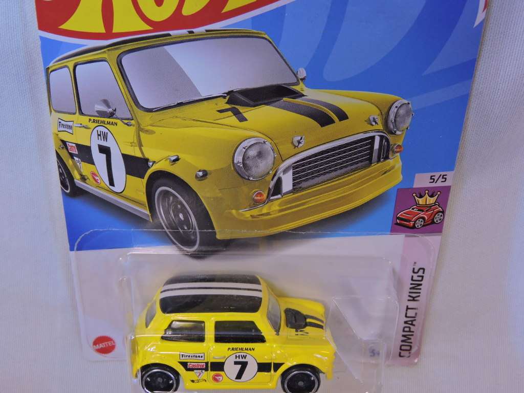 Hot Wheels MORRIS MINI ( Yellow #7 )    ## Treasure Hunt  ##     Long Card