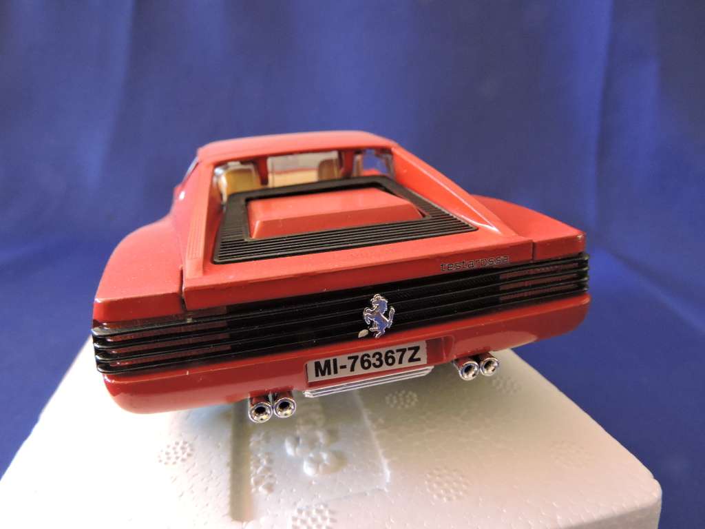 Bburago FERRARI Testarossa ( Red )  1/24