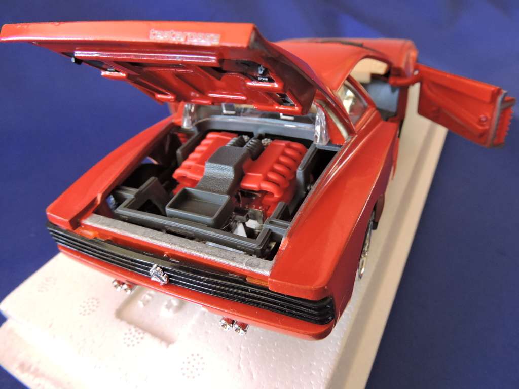 Bburago FERRARI Testarossa ( Red )  1/24