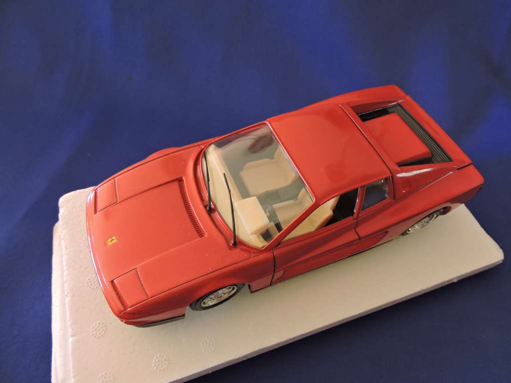 Bburago FERRARI Testarossa ( Red )  1/24