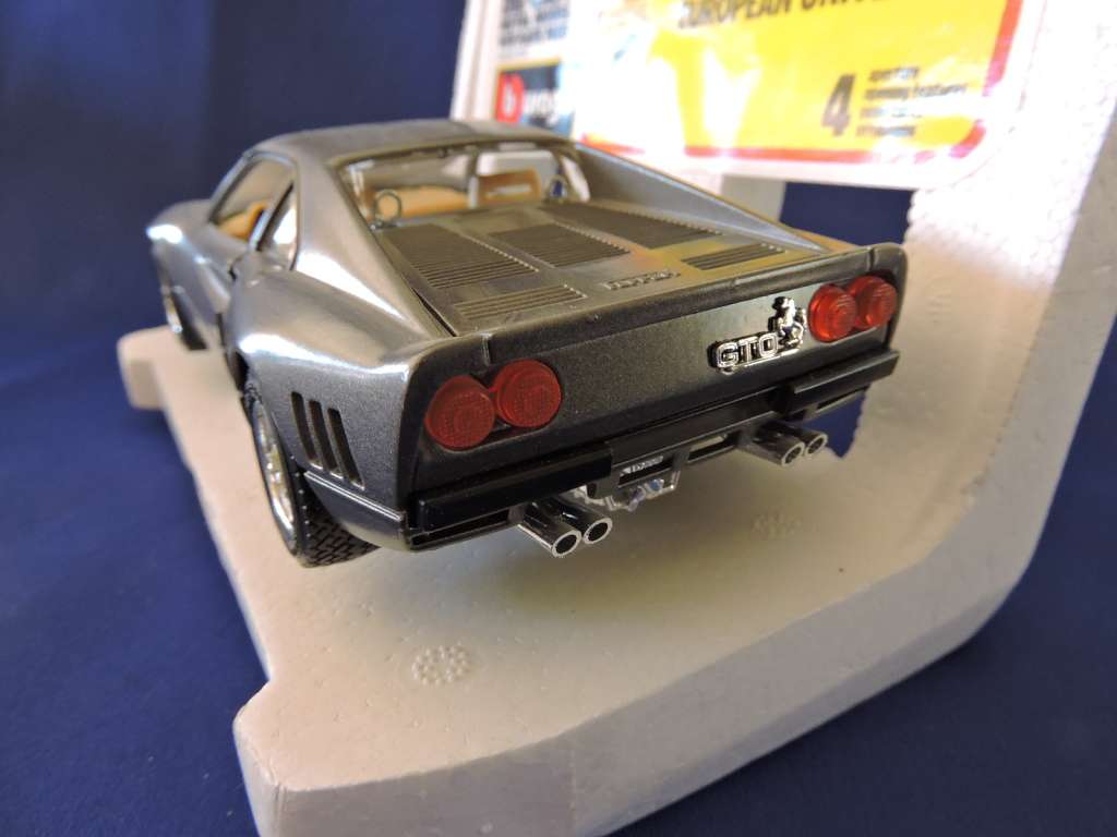 Bburago FERRARI GTO University ( Silver )  1/24