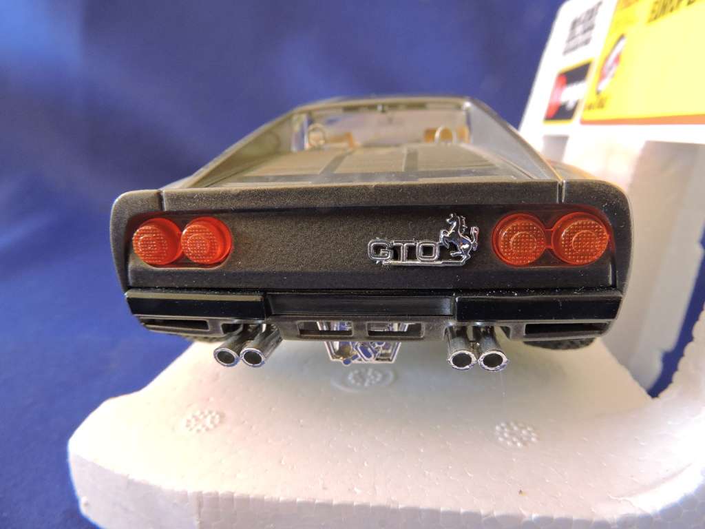 Bburago FERRARI GTO University ( Silver )  1/24