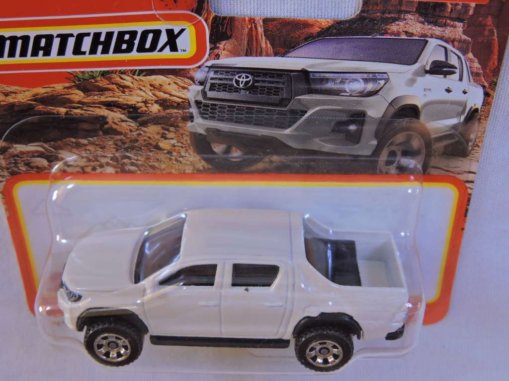 Matchbox TOYOTA Hilux Double Cab Bakkie ( White ) Like Hot Wheels