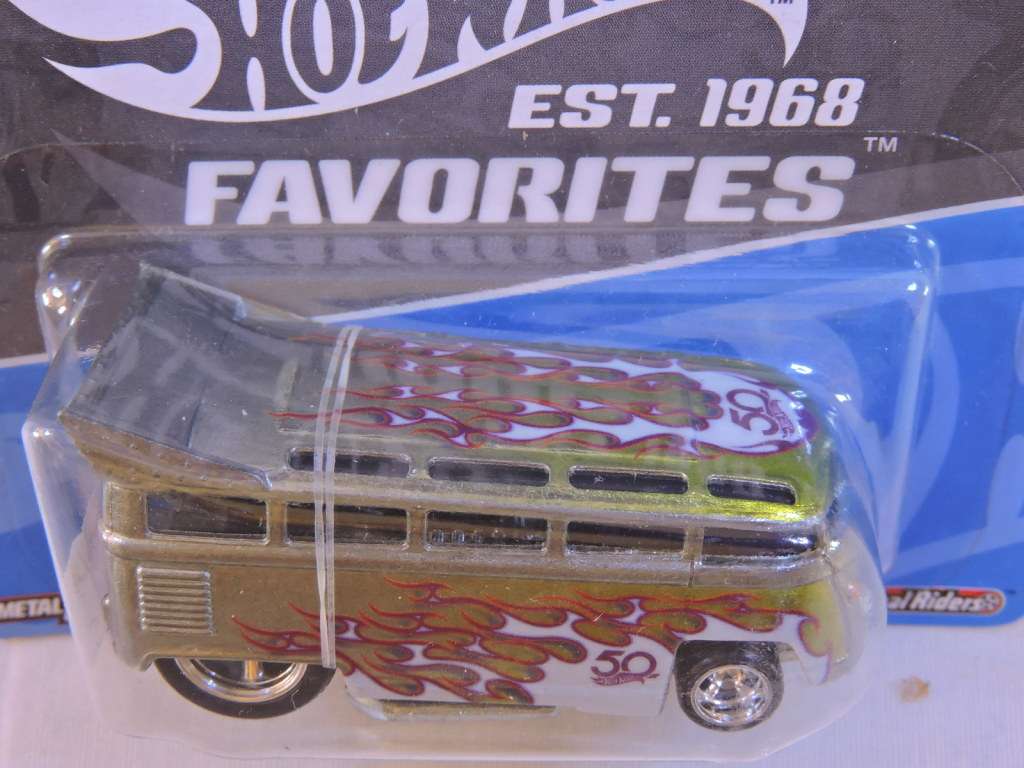 Hot Wheels VW Volkswagen T1 Drag Bus Kombi  ( Silver ) Full metal with Real Riders
