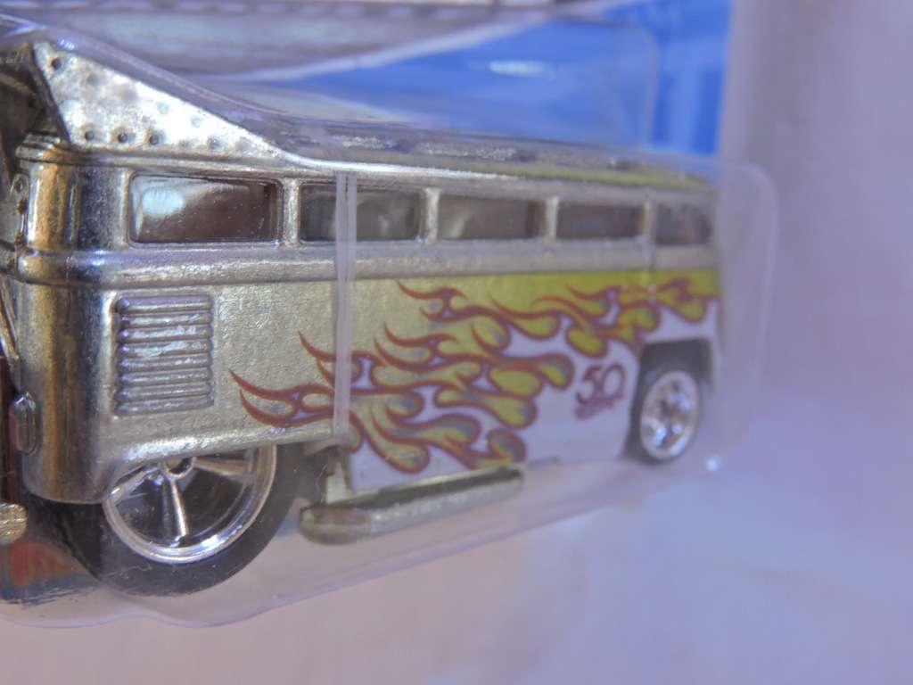 Hot Wheels VW Volkswagen T1 Drag Bus Kombi  ( Silver ) Full metal with Real Riders